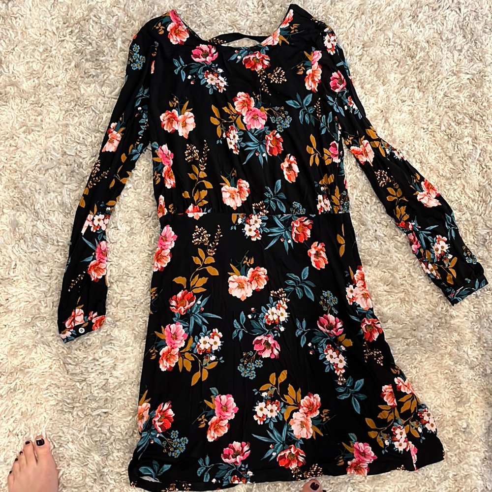 Cute loft open back dress!